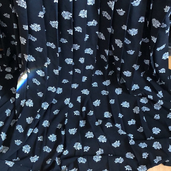 Liz Claiborne Collection vintage black pleated dress with rose print 14 - Picture 3 of 6